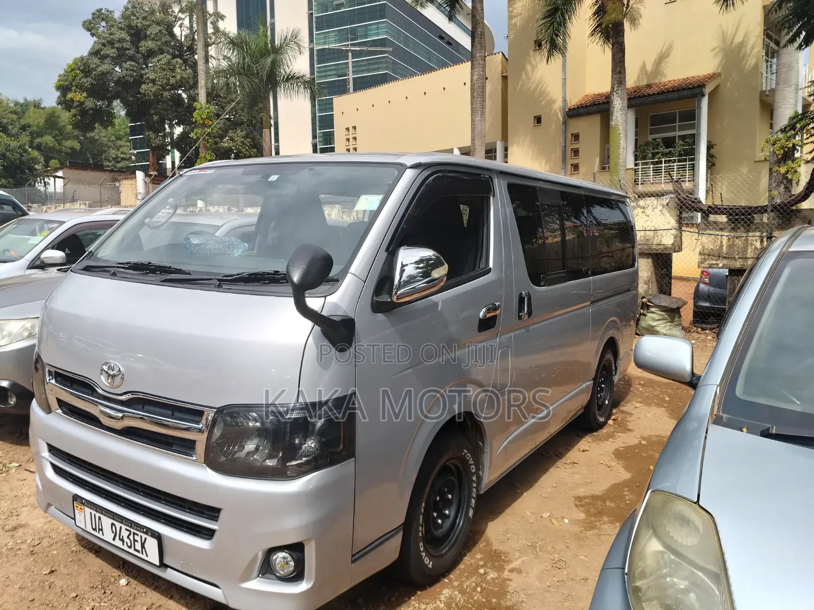 Toyota HiAce 2011 Silver