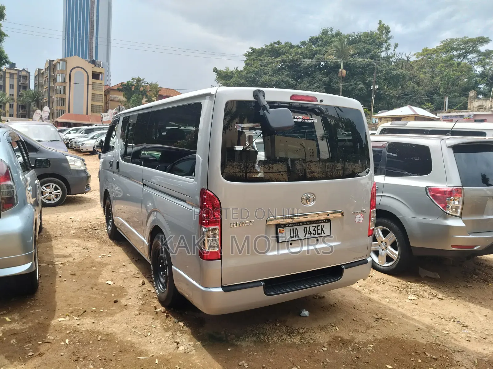 Toyota HiAce 2011 Silver