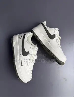 Nike Air Force 1 Low.
