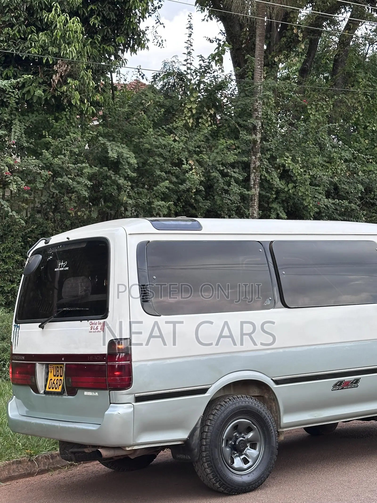 Toyota HiAce 2002 Grey