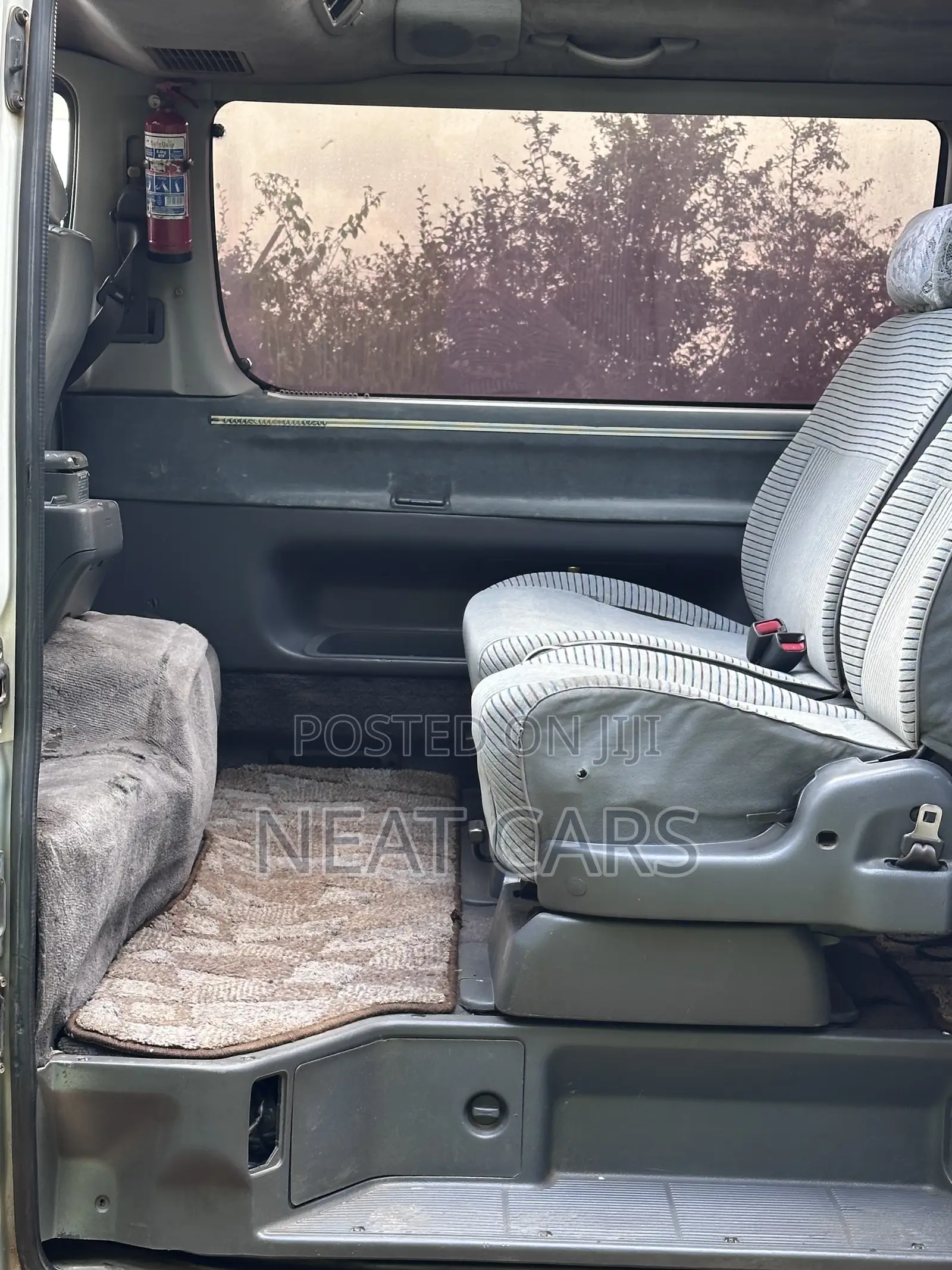 Toyota HiAce 2002 Grey