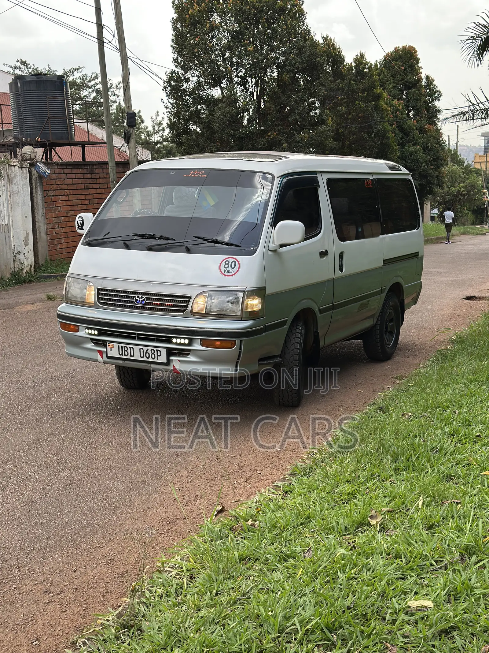 Toyota HiAce 2002 Grey