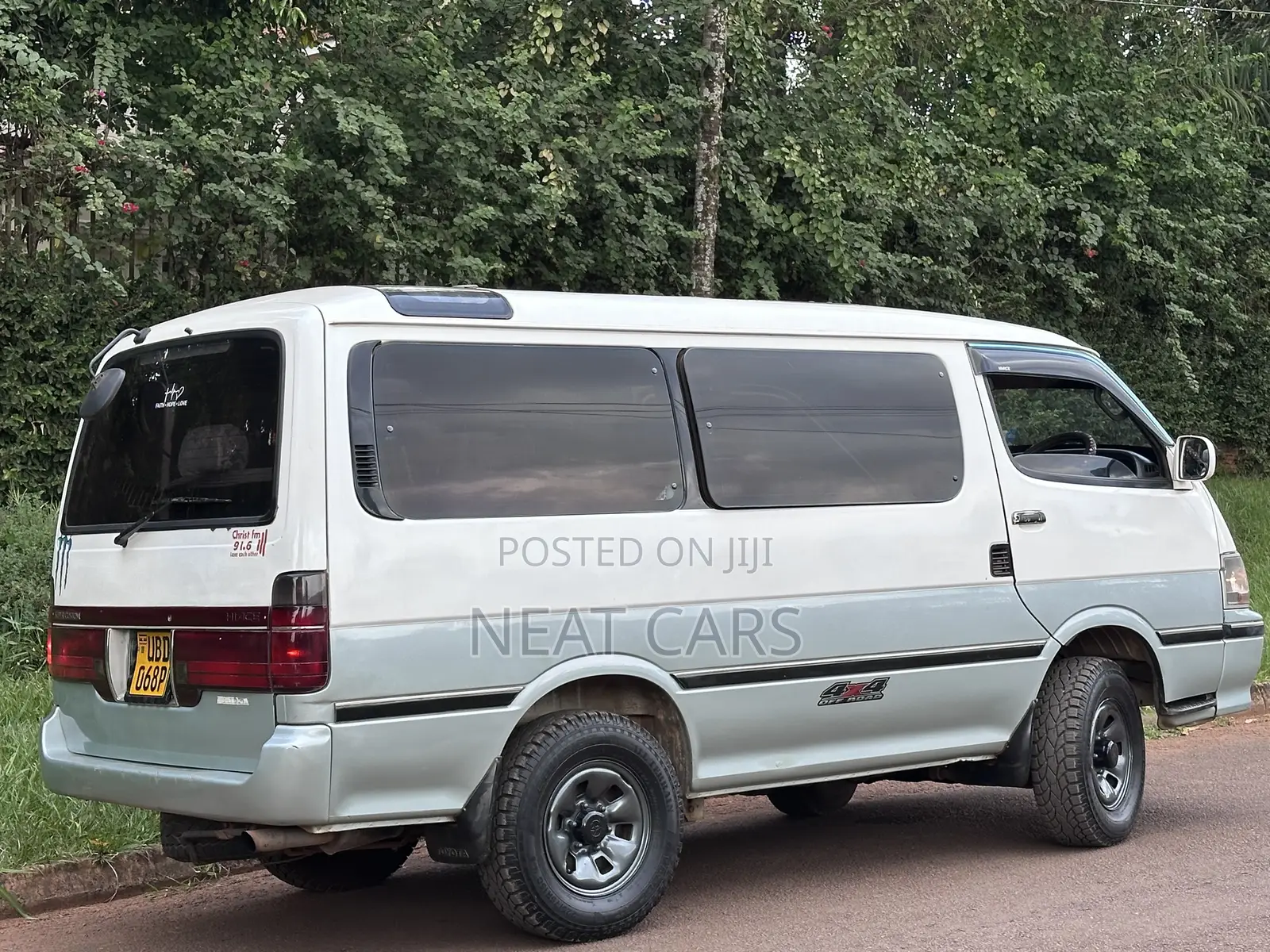 Toyota HiAce 2002 Grey