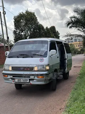 Toyota HiAce 2002 Grey
