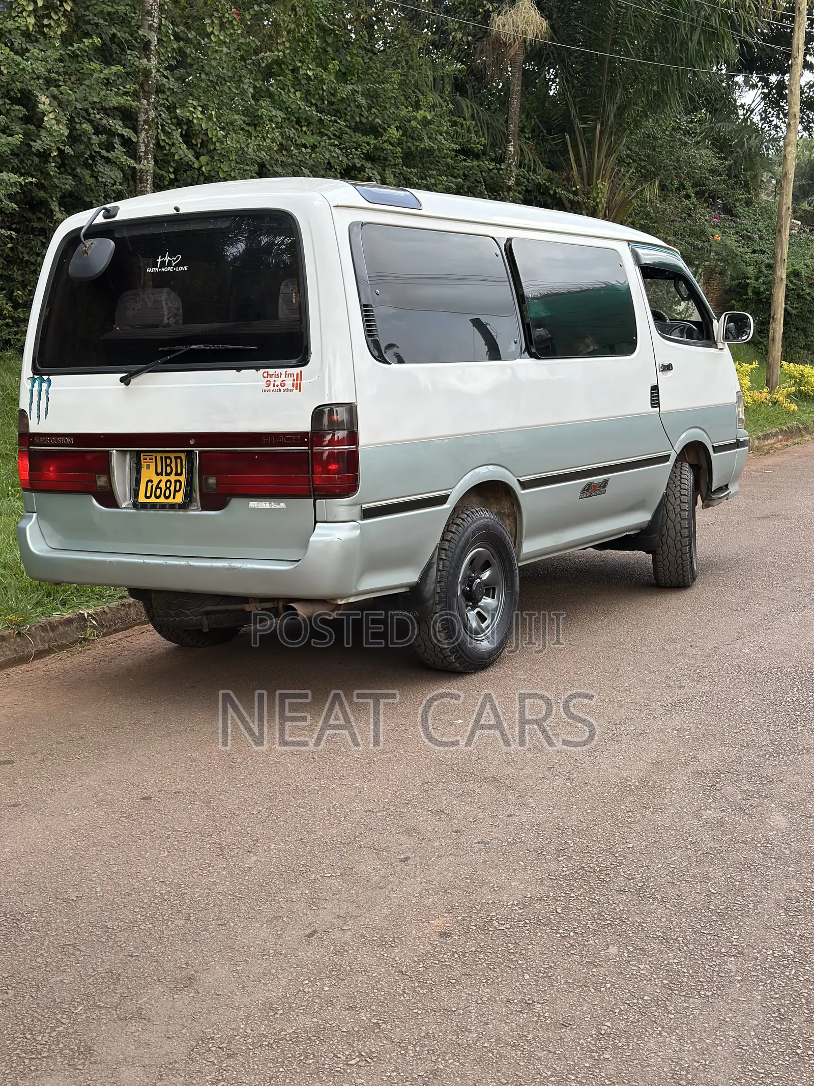 Toyota HiAce 2002 Grey