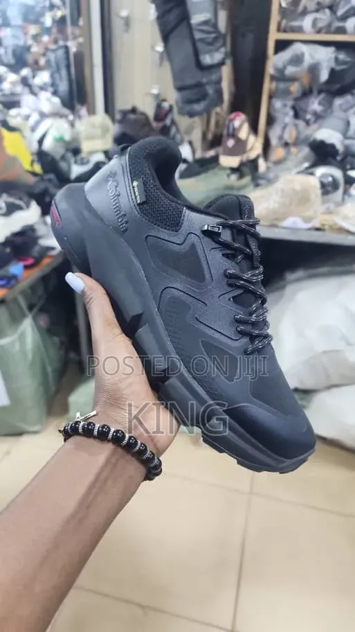 Black Salomon Predict Hike Gore-Tex Sneakers