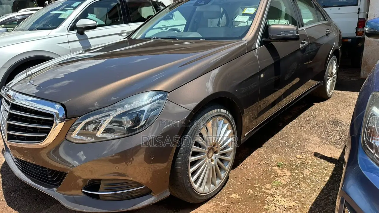 Mercedes-Benz E300 2014 Gray
