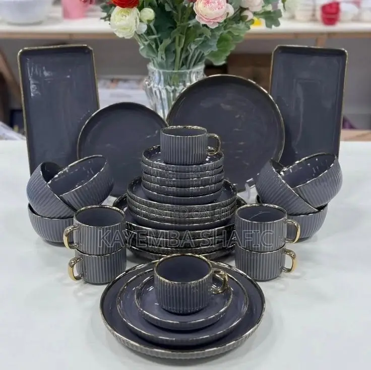 New 32-Piece Premium Ribbed Porcelain Dinner Set - White Gold
