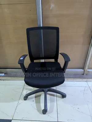 Refurbished Mesh Back Office Chair With Fixed Armrets