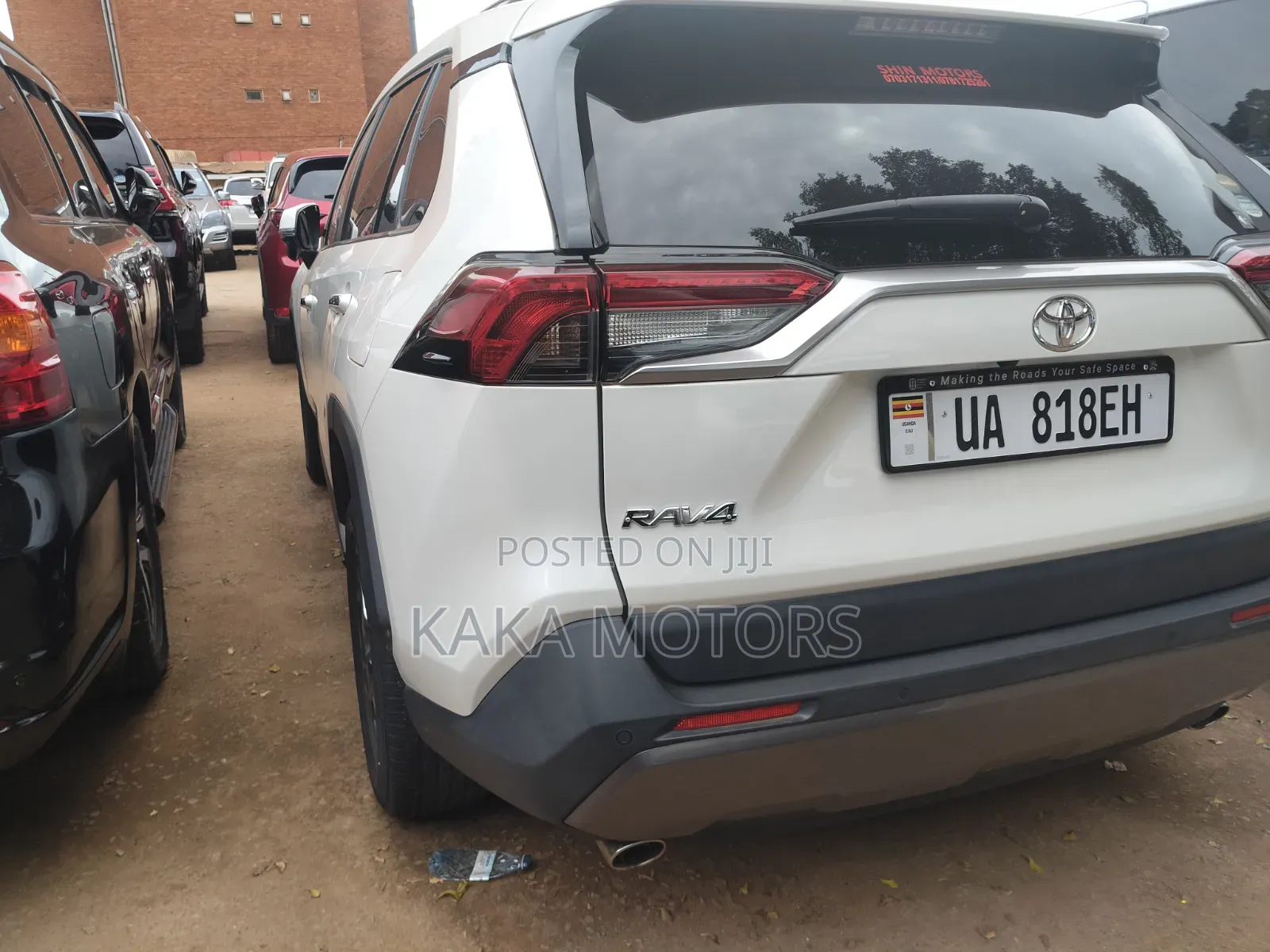 Toyota RAV4 2021 White