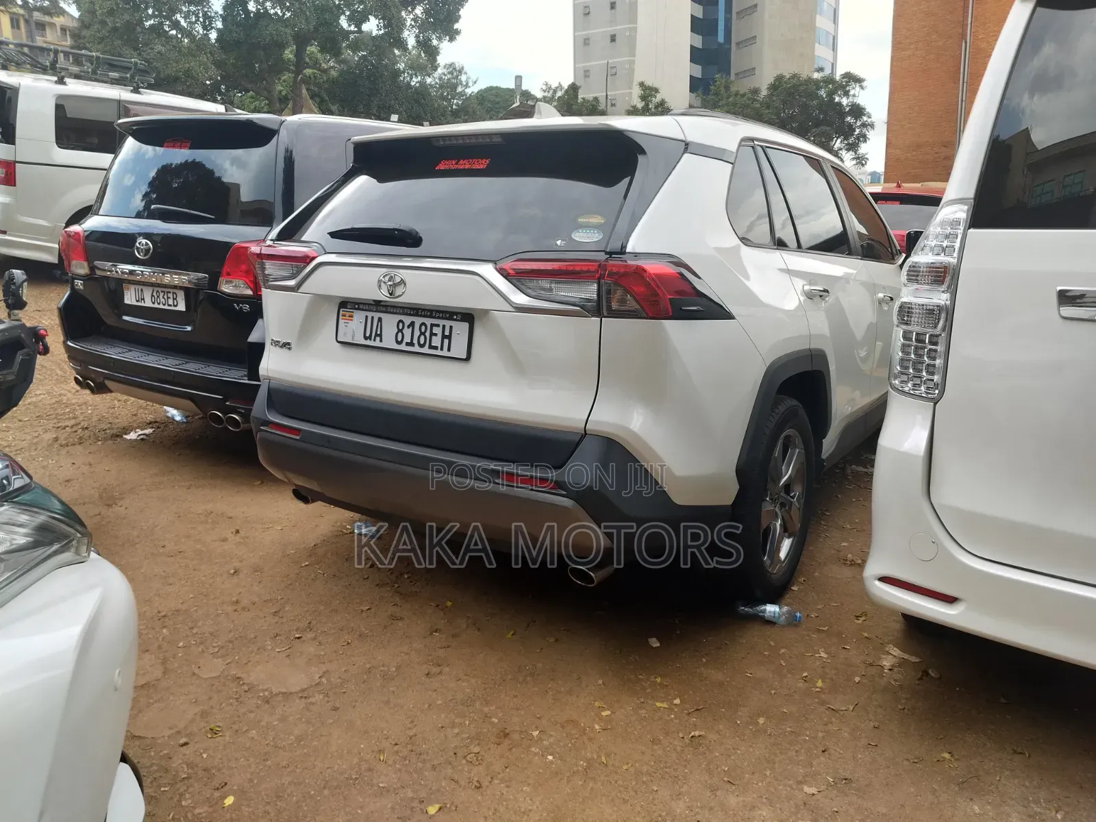 Toyota RAV4 2021 White