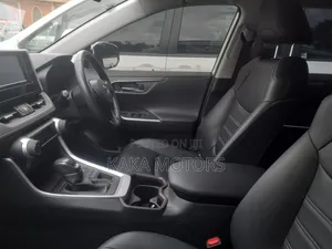 Toyota RAV4 2021 White
