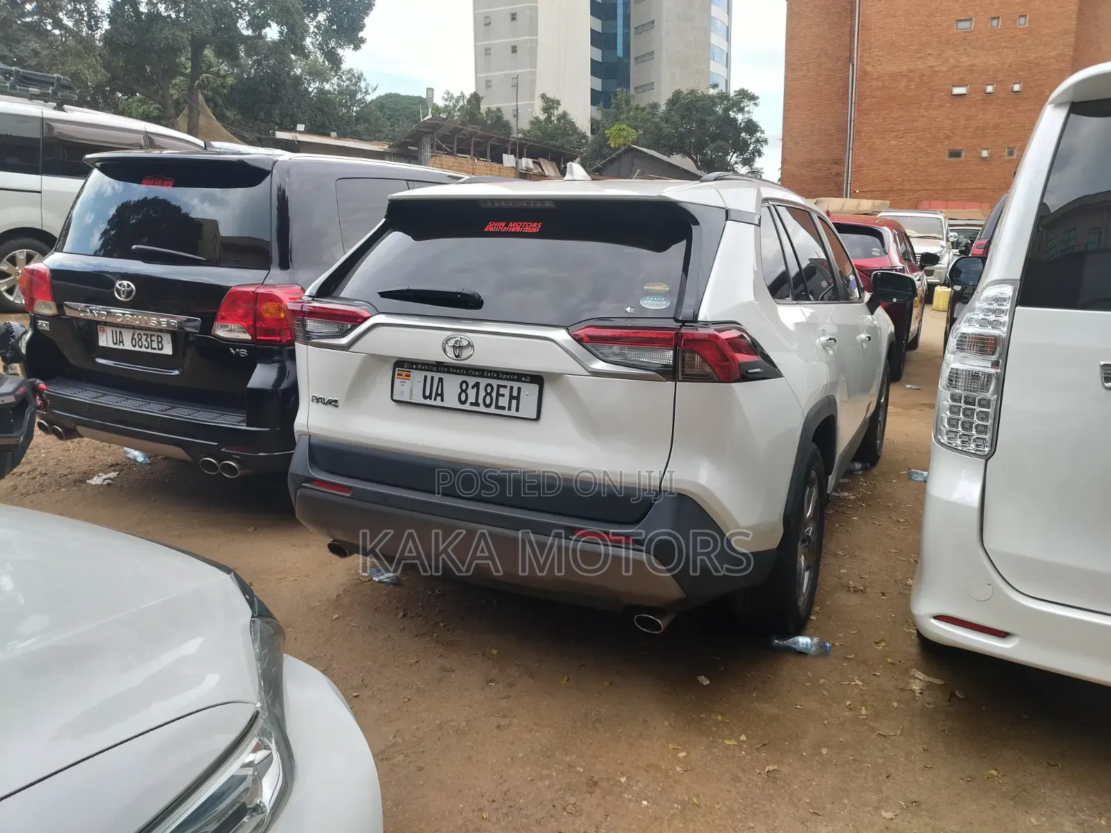 Toyota RAV4 2021 White
