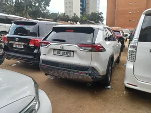 Toyota RAV4 2021 White