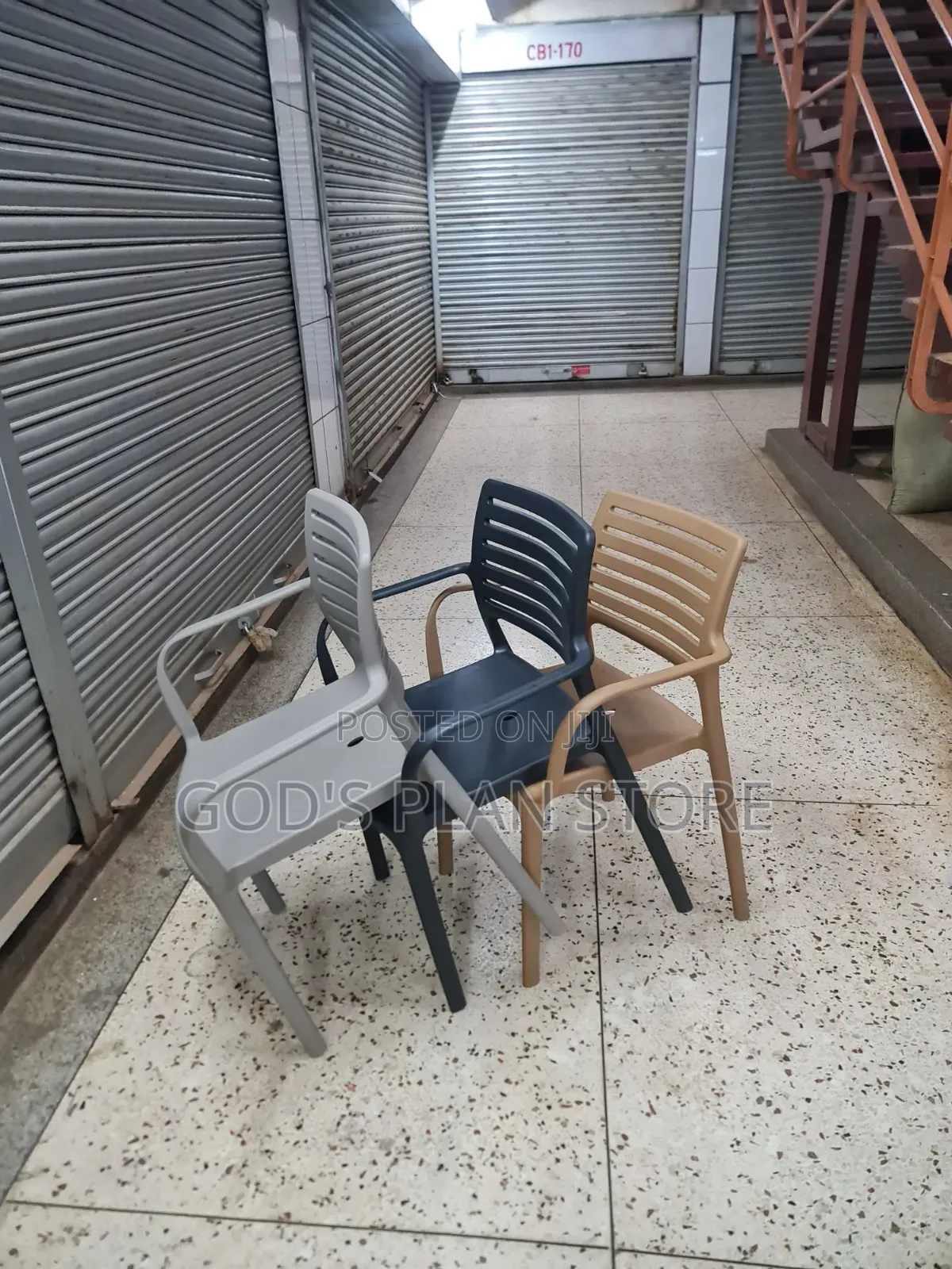 Simplistic Garden Plastic Chairs Plastic Chairs