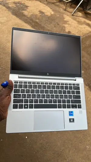 New Laptop HP EliteBook 640 G9 16GB Intel Core i7 SSD 512GB