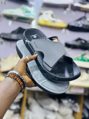 Hauyi Cross Sandals