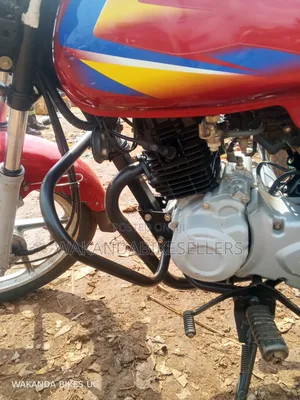 Bajaj Boxer 125 2025 Red