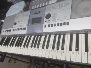 PSR 413 Keyboard