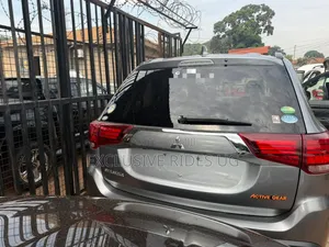 Mitsubishi Outlander 2017 Gray