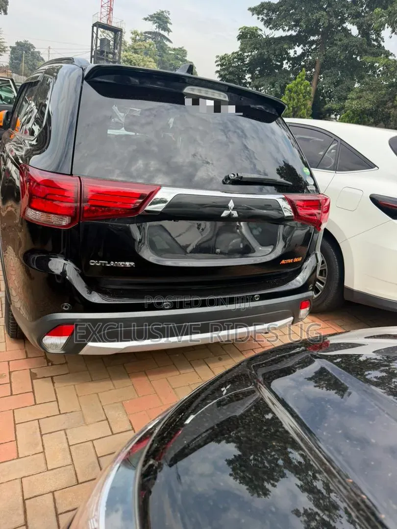 Mitsubishi Outlander 2017 Black