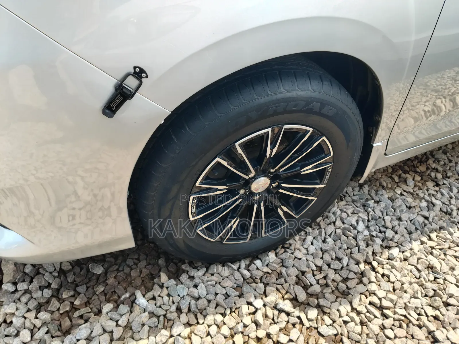 Toyota Noah 2018 Silver