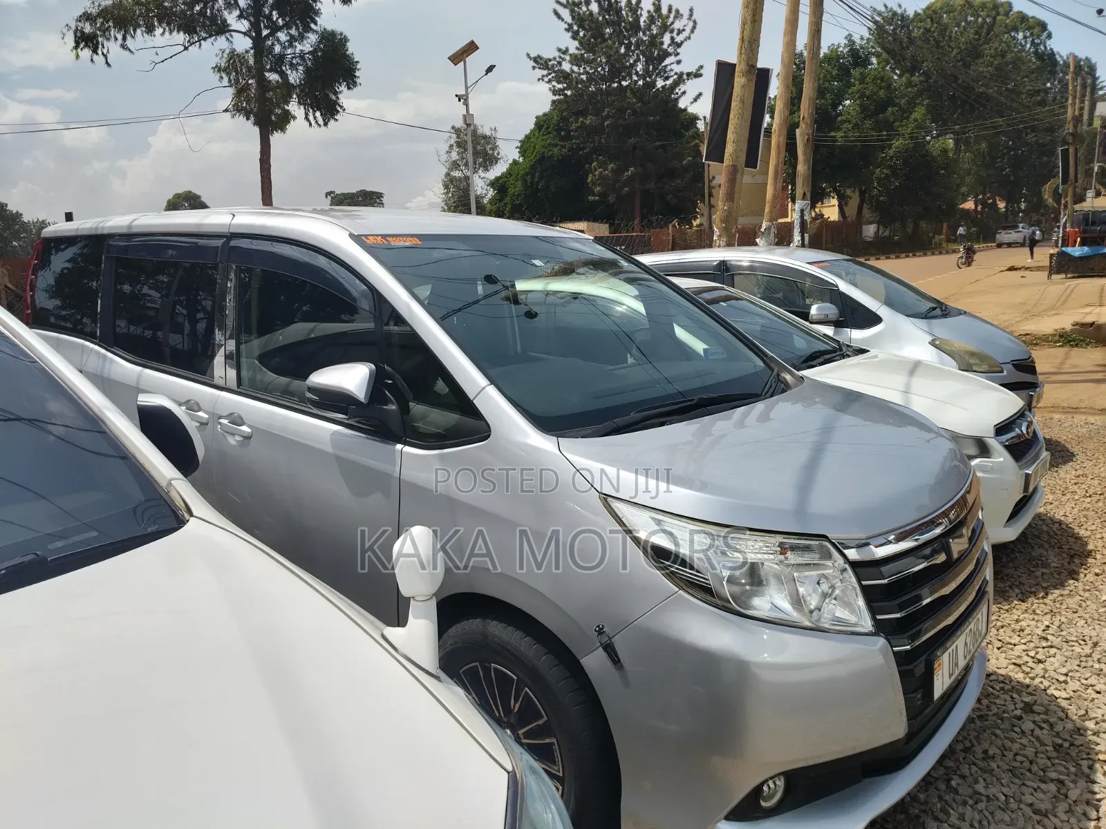Toyota Noah 2018 Silver