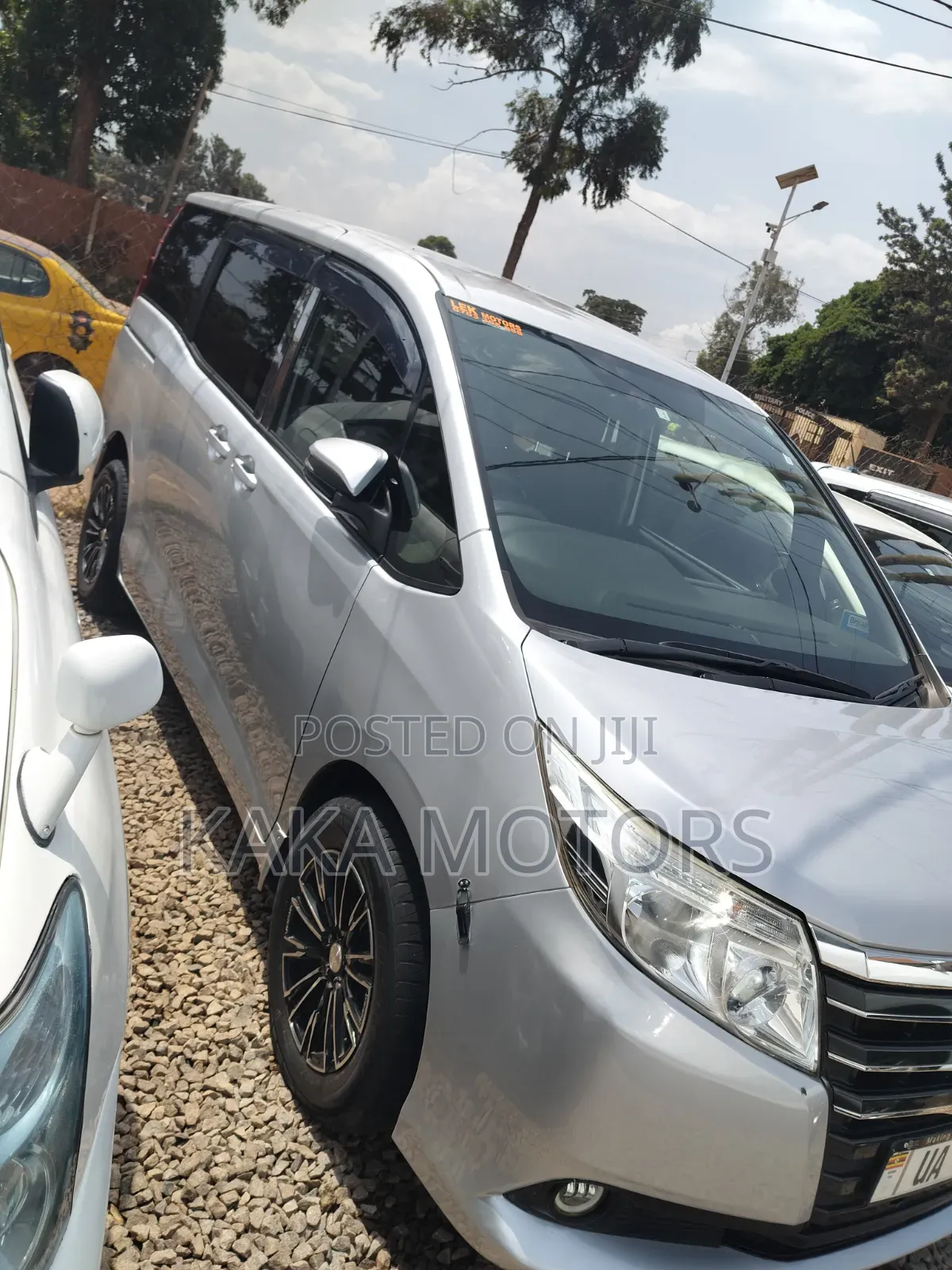 Toyota Noah 2018 Silver