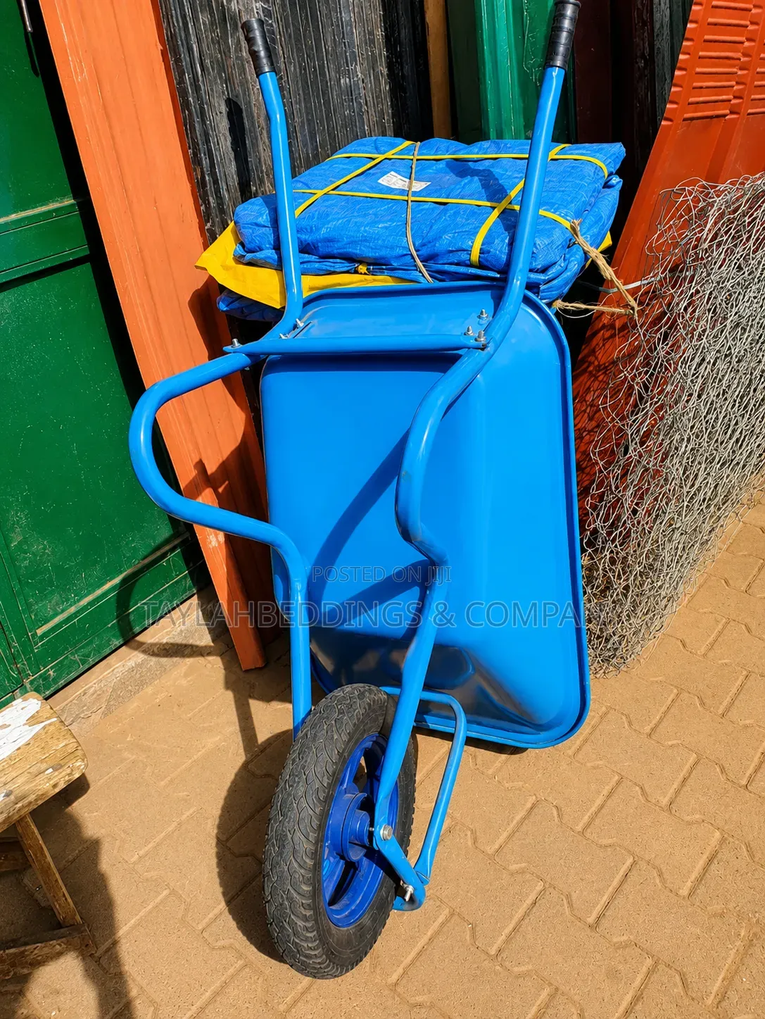 Heavy Duty Wheels Wheel Barrow Metal Tray 150kg Loading