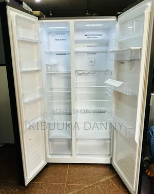 Hisence 670litres Fridge Side by Side Frost Free