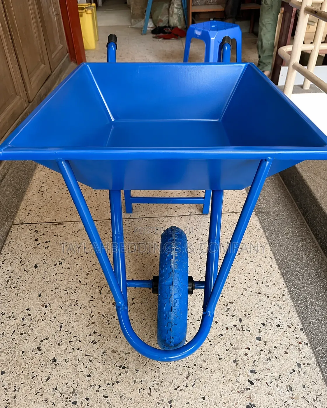 Heavy-Duty Machine-Welded Construction Wheelbarrows Maximum Durability