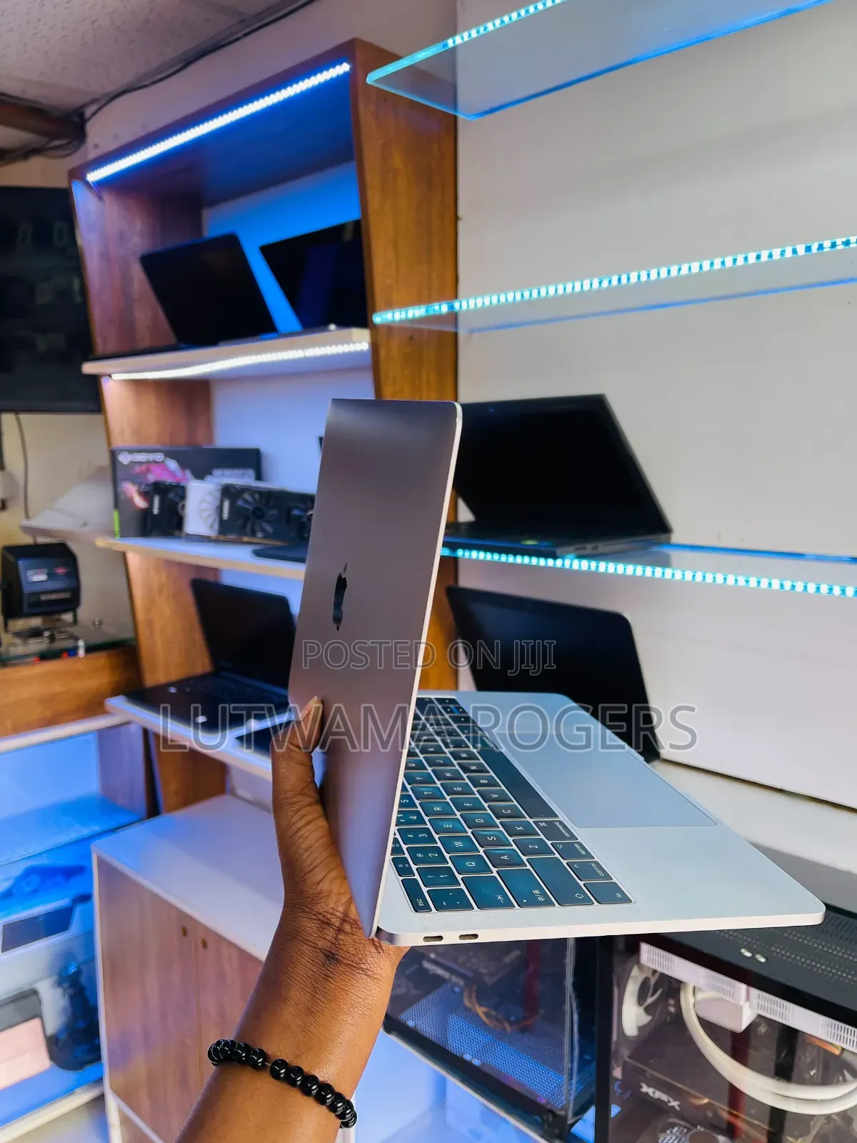 Laptop Apple MacBook Pro 8GB Intel Core i5 SSD 128GB