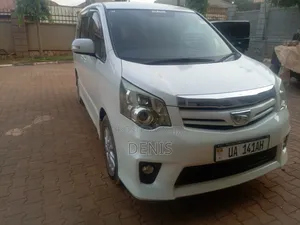 Toyota Noah 2013 White