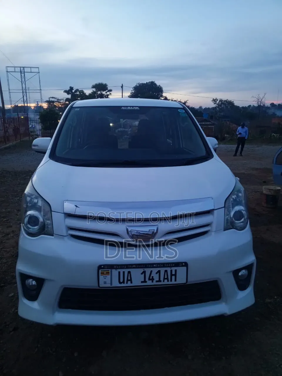 Toyota Noah 2013 White