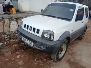 Suzuki Jimny 2000 White