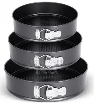 A Set of 3 Round Non-Stick Baking Mould Pans- Black