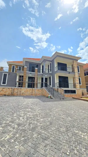 7bdrm Maisonette in Kigo, Central Division for sale