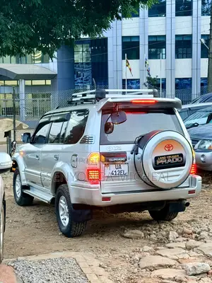 Toyota Land Cruiser Prado 2000 Silver