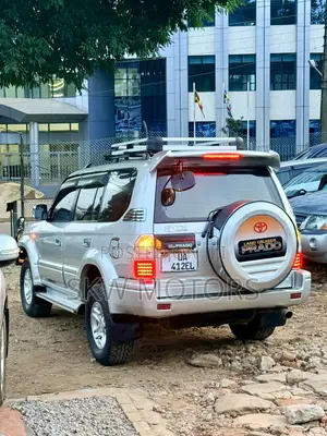 Toyota Land Cruiser Prado 2000 Silver