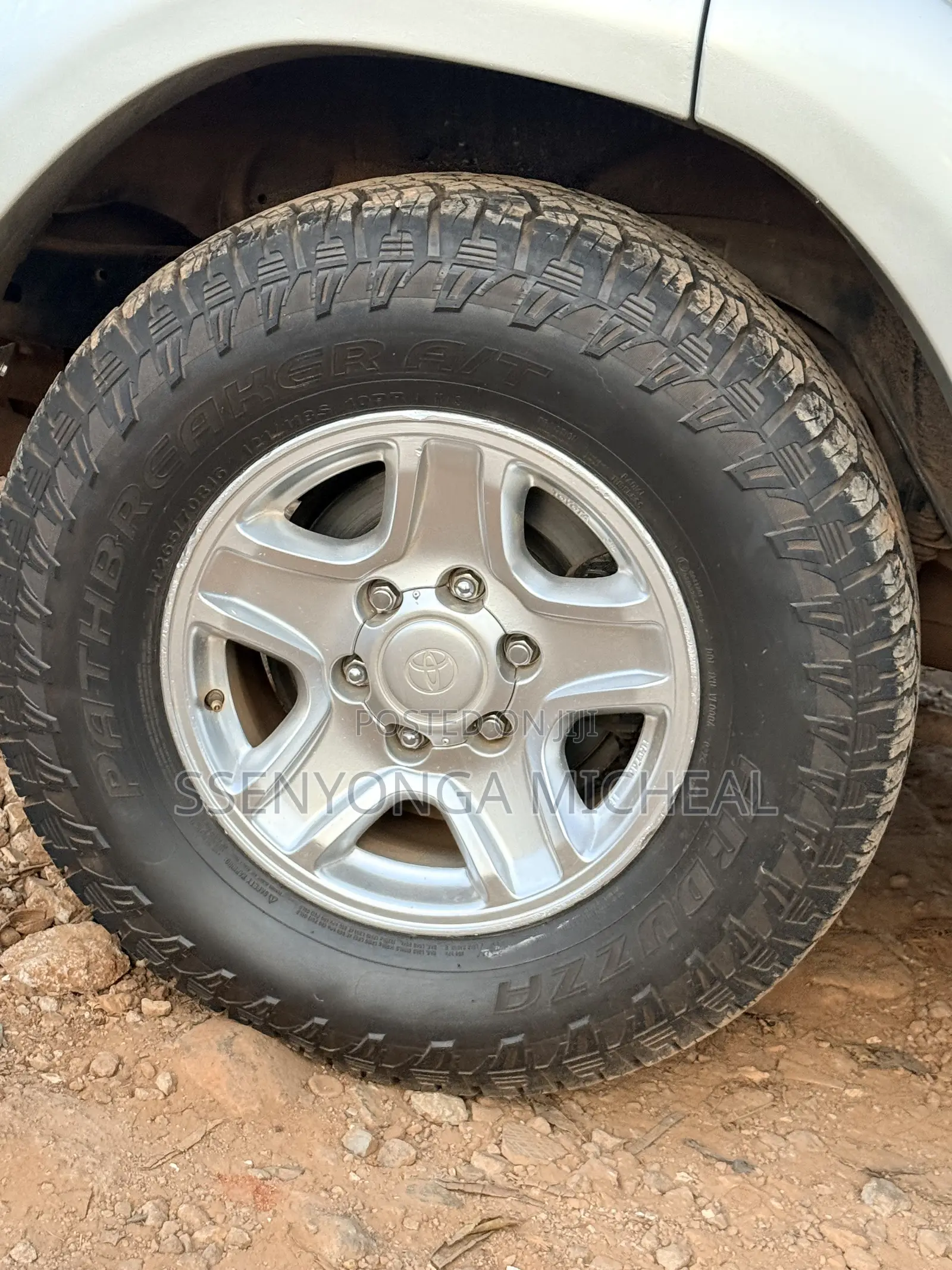 Toyota Land Cruiser Prado 2000 Silver