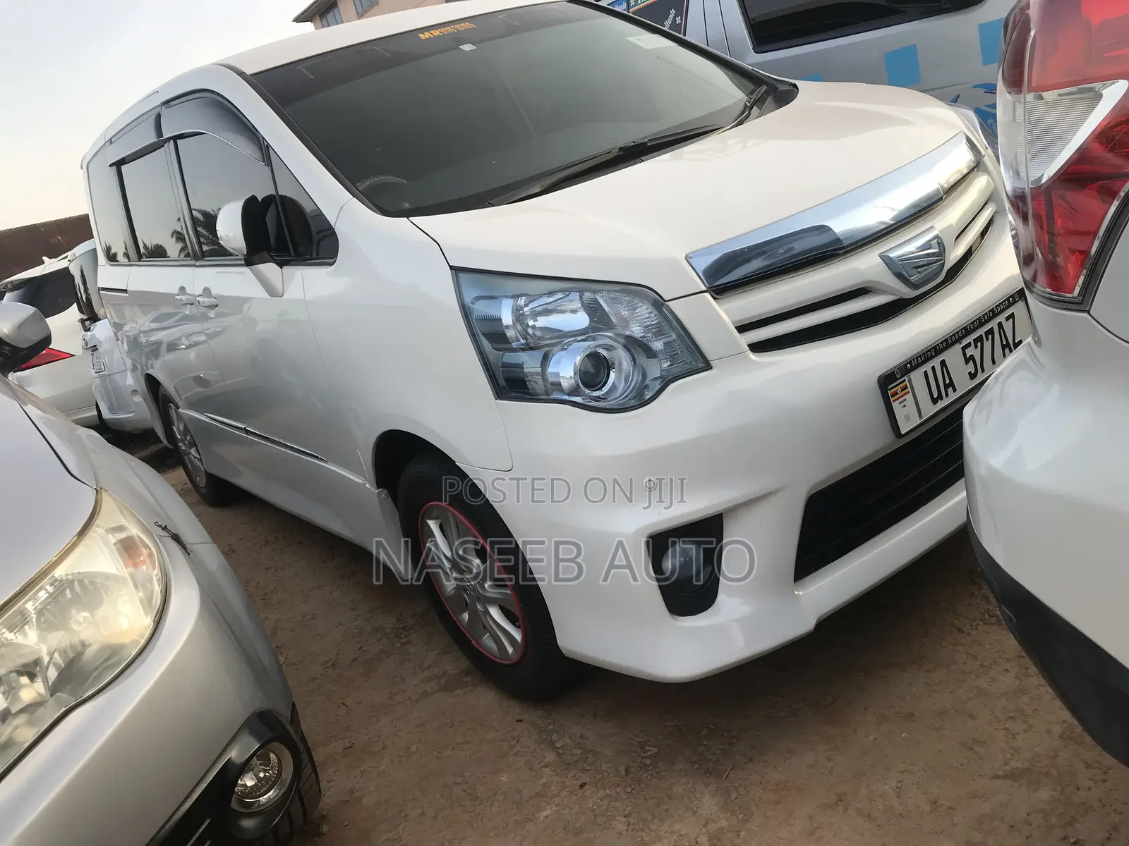 Toyota Noah 2012 White