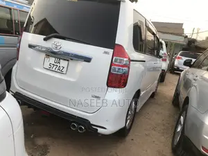 Toyota Noah 2012 White