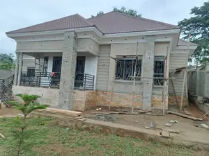 3bdrm Bungalow in Seeta-Namuganga for sale