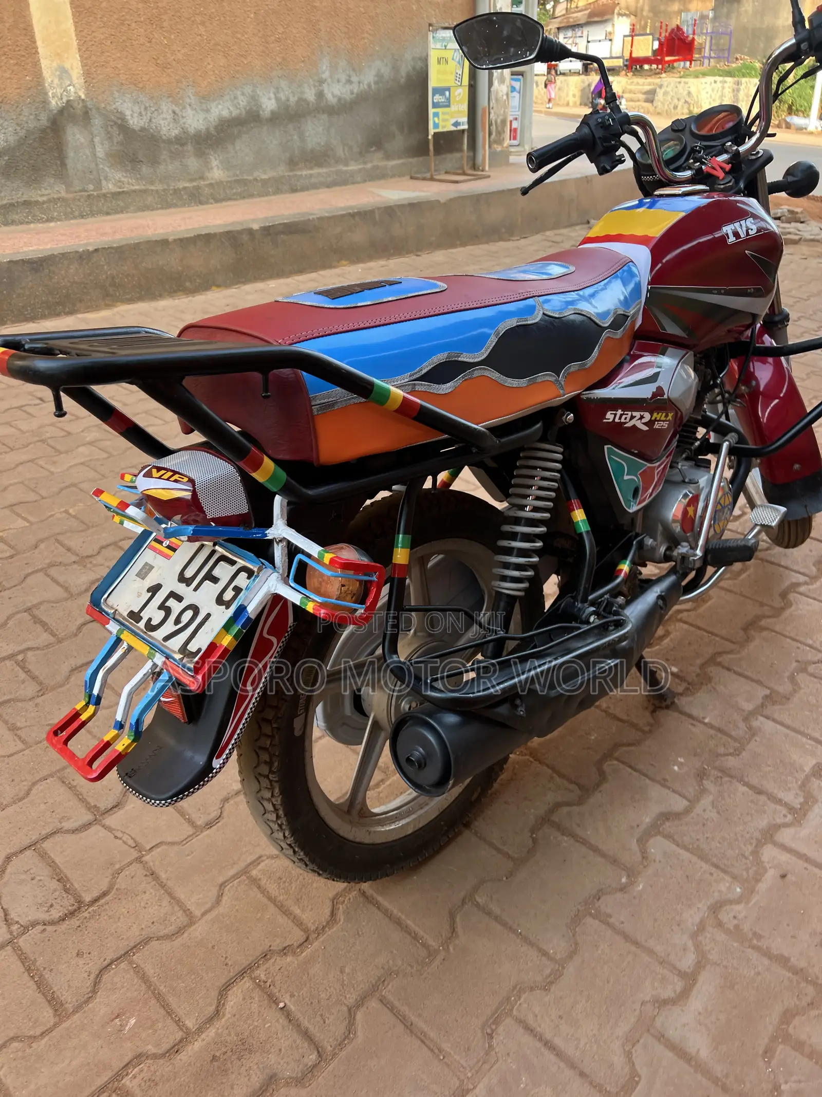 TVS HLX 125 2022 Red