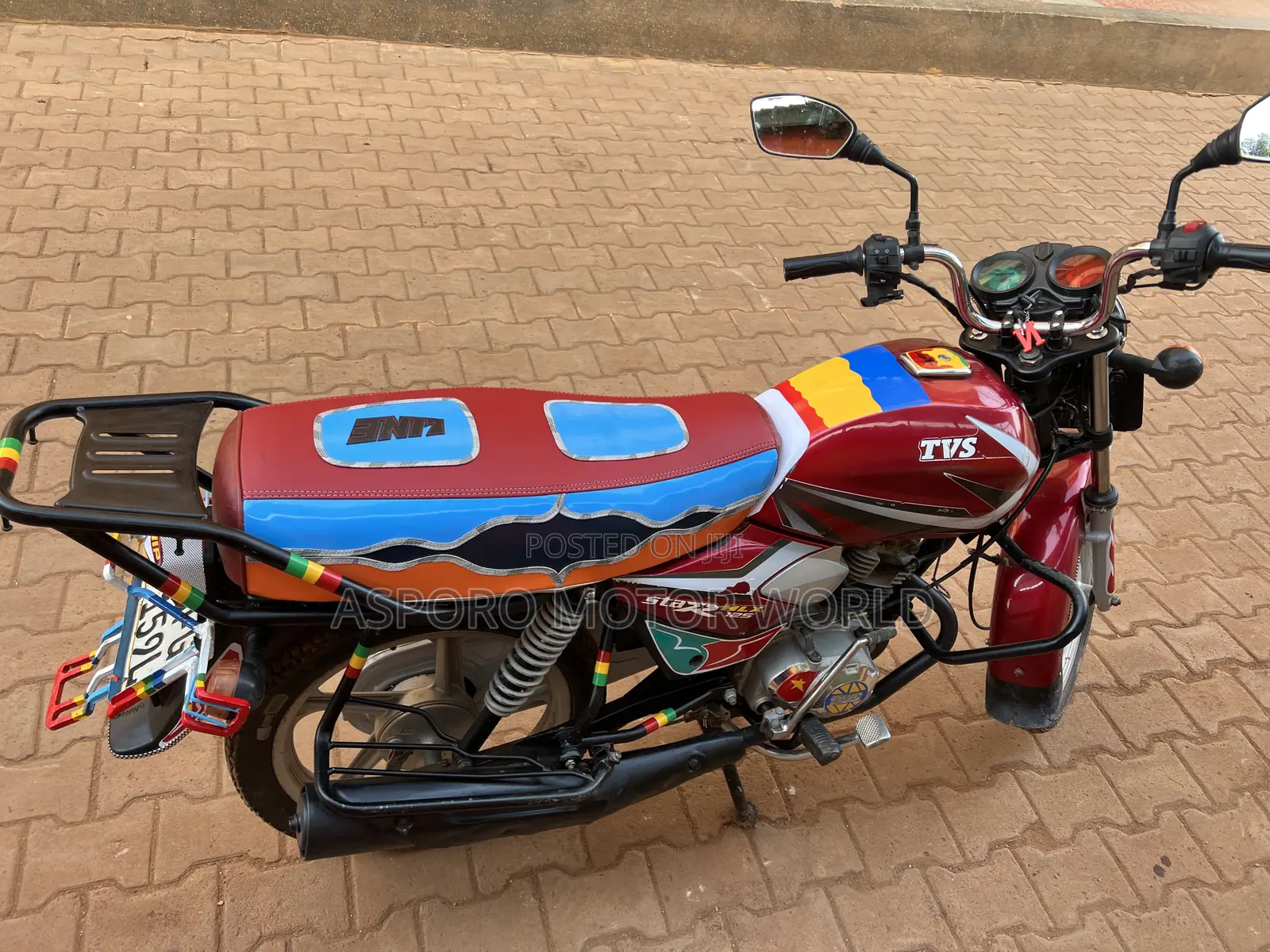 TVS HLX 125 2022 Red