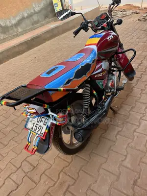 TVS HLX 125 2022 Red