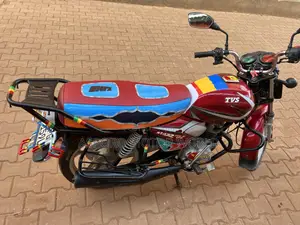 TVS HLX 125 2022 Red