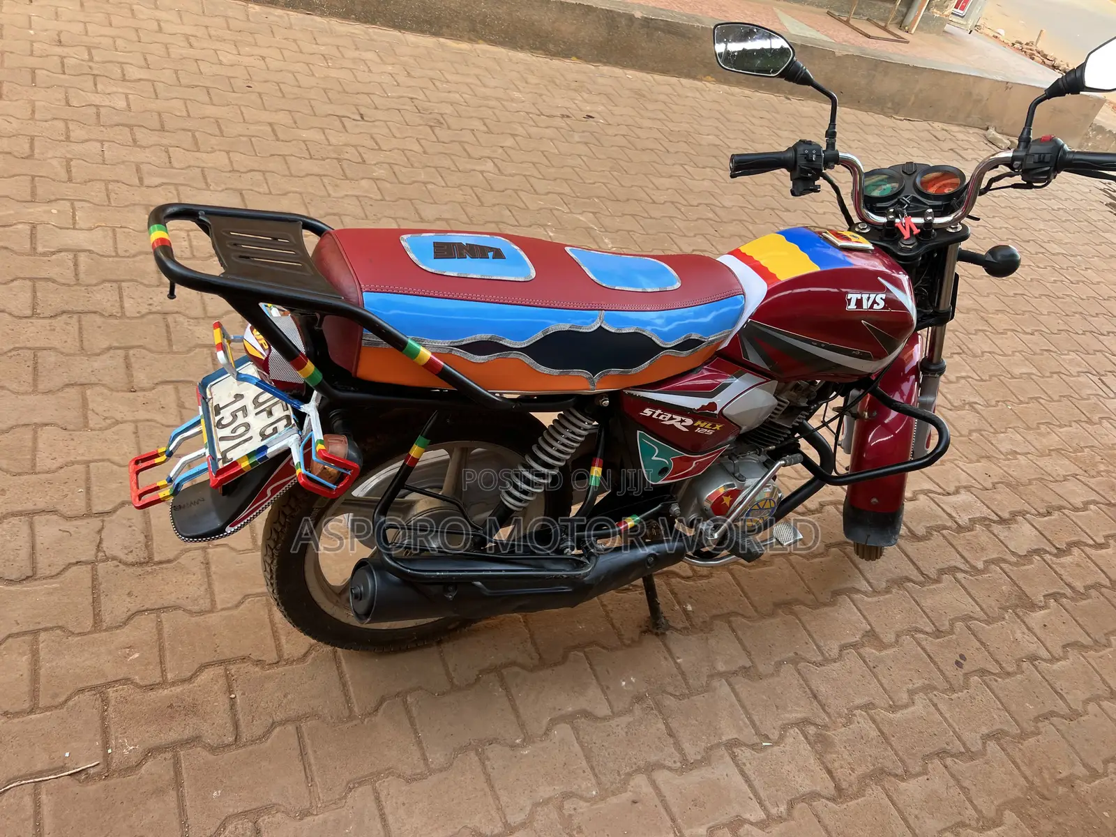TVS HLX 125 2022 Red