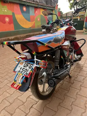 TVS HLX 125 2022 Red