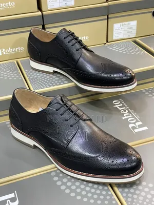 Black Roberto Italy Style Venuti Wingtip Brogues With a Contrasting